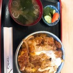 大島屋 - かつ丼(上)いももち豚