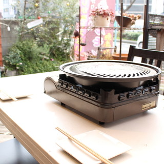 【テラス席完備】天気の良い日には夜風の中で焼肉を楽しんで…