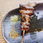 かぶと - レバ焼き。全く臭みなく苦味が絶妙です