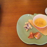 Kafepura Supomu - サラダ・スープ・ドリンク付き平日は８００円です♪カフェラテは、＋１００円でした～♪
