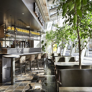 西海岸でブームとなった本格的な味を楽しむカジュアルレストラン