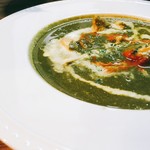 辛いカレーがお好きな方にオススメ！チキンほうれん草カリー