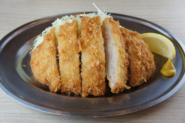 Loites レストラン 飲食店の検索 三元豚ロースカツ よいまち食堂