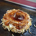 Okonomiyaki Fuugetsu - マヨネーズからのソースで完成