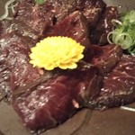 えんや - クジラの刺し身   スゲー美味い❤️