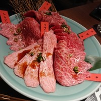 焼肉ぽんが 田町店 - 赤身５種もり
