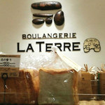 BOULANGERIE LA TERRE - 看板