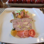 BON VIVANT - 前菜　豚肉とフォアグラのパテアンクルート　サラダ添え