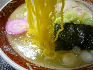 oshokujidokorozenraku - しおラーメンの麺