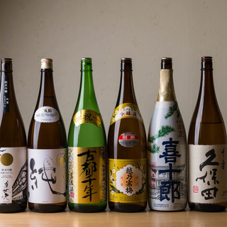 與酒味十足的料理一起，盡享從全國精選的日本酒◎