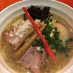 拉麺 札幌ばっち軒 - 濃豚塩ラーメン(だったと思う)プラス煮卵
            700円＋100円