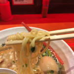 拉麺 札幌ばっち軒 - 麺アップ