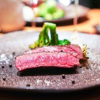 FORNO - 薪焼きステーキ  黒毛和牛のクリ カンボジア産黒胡椒 カブ、ブロッコリー