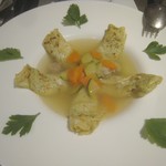 確かクレープと書いてあったもの。びっくりのビジュアル。生地にはいろいろｔ練り込んである。