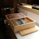 Gotanda Sushi Sushi Toukyou Eitowan - あの箱の中にお宝がぎっしり
