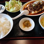 王さん私家菜 - 熱々豆腐のピリ辛炒めひき肉かけの定食