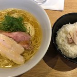 麺屋一燈 - 地鶏そば（青森シャモロック)+小ライス