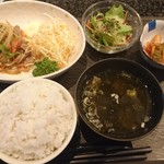溶岩焼肉バル AKANE IRO - 豚ロース生姜焼定食