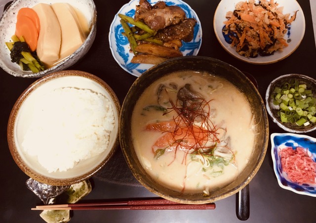 柚子のあぜ道 雨乞のかえる &ndash; 槻木の古民家ラーメン