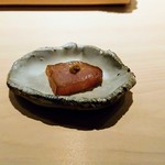 鮨 唐島 - ひらまさのヅケに和辛子