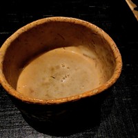 日本料理 ながおか - 熱々のお米のすり流しを一服、フグ皮とメカブ