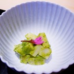 にい留 - 筍と平貝の木の芽と法蓮草の青よせ 青みを出すために法蓮草から色素を取り出すこだわりよう