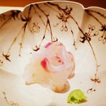 にい留 - 真鯛　咲き始めた桜のように美しい。器にもうっとり。