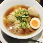 香港雲呑専門店 賢記 - 海老焼売雲呑麺+味玉