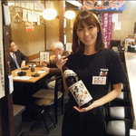 魚撃 - 看板娘がお酌します♪