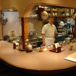 NISHIHATA - “おやじ”シェフの西畑さん