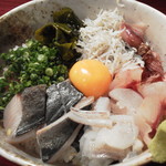 竹亭にしき - 海鮮どんぶりのアップ