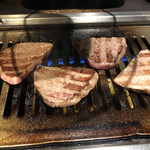 黒毛和牛 焼肉うし雅 - 