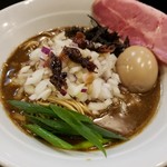 煮干し豚骨らーめん専門店 六郷 - 限定麺：烏賊豚骨煮干　900円