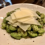 ダペピ - 空豆とペコリーノ