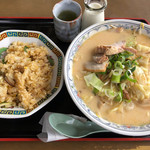 ミッキー - 料理写真:牛乳みそホルモンチャンポン定食  1000円(2019/3/26)