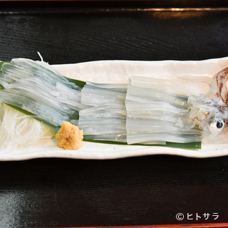 Hakodate Asaichi Sakae Ya Shokudou - 函館でぜひ食べたい、新鮮な活いか