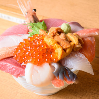 ご注文は「26番、積丹丼」で！海の幸が一堂に会す一番人気丼！