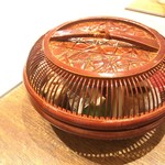 季節料理 薗 - お通し 中は何かな...