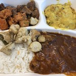 アジアンランチ - ランチボックス 白米 600円 ※13:00以降100円引き 特濃クリーミーエッグカレー, 日本の昭和風「牛筋カレー」, 砂肝と厚揚げのバターシーズニングソース炒め, お麩と竹の子のマヨ炒め(宝くじ当選でトッピング無料) 2019年3月28日ランチ