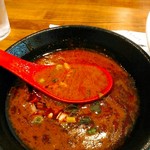 えびくらぶ - 若しかしたらサービスで辛さ増しにしてくれた可能性はありますが、今日のつけ汁は麺に和えられた一味も含めたら中の上くらいの辛さで割と辛かった。僕は激辛党員です。