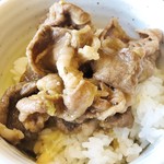 やよい軒 - すき焼きのおつゆとお肉で簡易牛丼