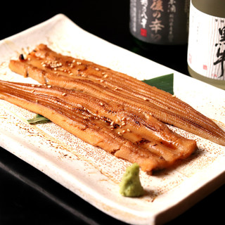 The conger eel that is cooked in the morning is made into a fluffy ``boiled conger eel'' that takes time and effort.