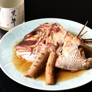 Only available if you buy one! Enjoy even the rare parts of the red sea bream simmered in turnips.