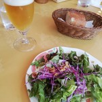トラットリア・イタリア - ①サラダとばパンとビール