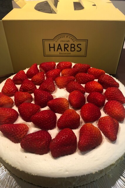 ハーブスさんの巨大なホールケーキ By みうっちょ ハーブス 松坂屋名古屋店 Harbs 矢場町 ケーキ 食べログ