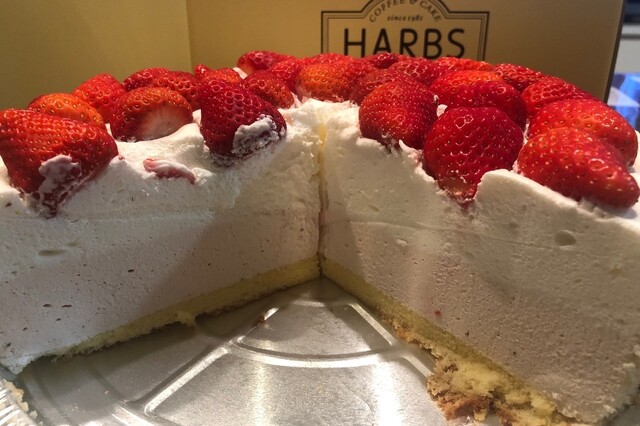 ハーブスさんの巨大なホールケーキ By みうっちょ ハーブス 松坂屋名古屋店 Harbs 矢場町 ケーキ 食べログ ハーブスさんの巨大なホールケーキ By みうっちょ ハーブス 松坂屋名古屋店 Harbs 矢場町 ケーキ 食べログ