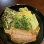 麺屋えびす - 醤油とんこつ750円