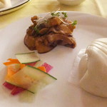 四川料理 桃源郷 - ２０１７温色健美ランチ　２１００円（税込）ブロッコリースプラウトと、彩野菜の雲白肉仕立て　花巻添え【２０１７年３月】