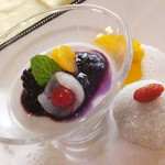四川料理 桃源郷 - ２０１７温色健美ランチ　２１００円（税込）アサイーとマキベリーを使ったデザート＆ココナッツ団子【２０１７年３月】