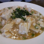 中国料理 甜甜酒楼 - 色合いは地味でも絶品の海鮮麻婆豆腐